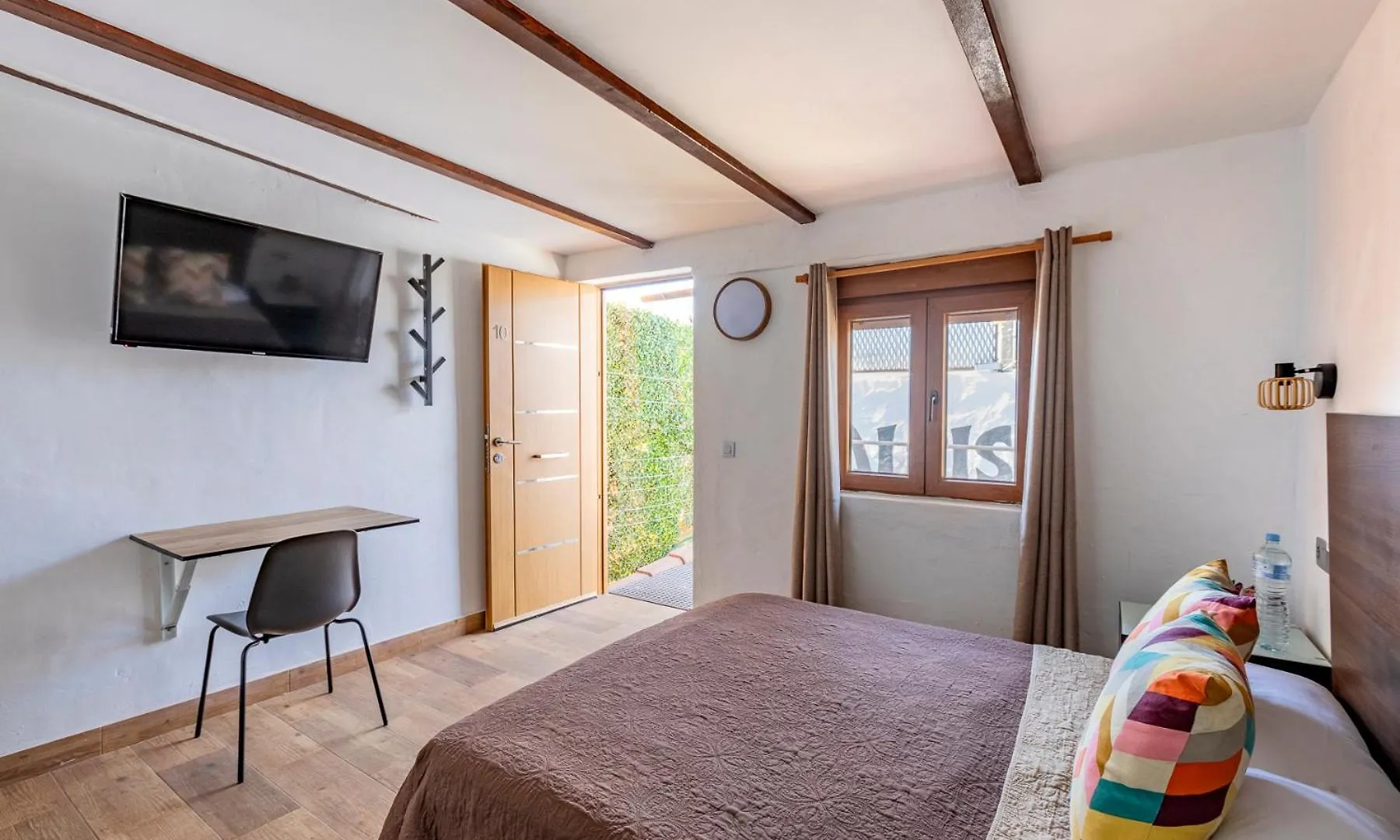 Valtisya Pool And Airport Guest House Telde Spain