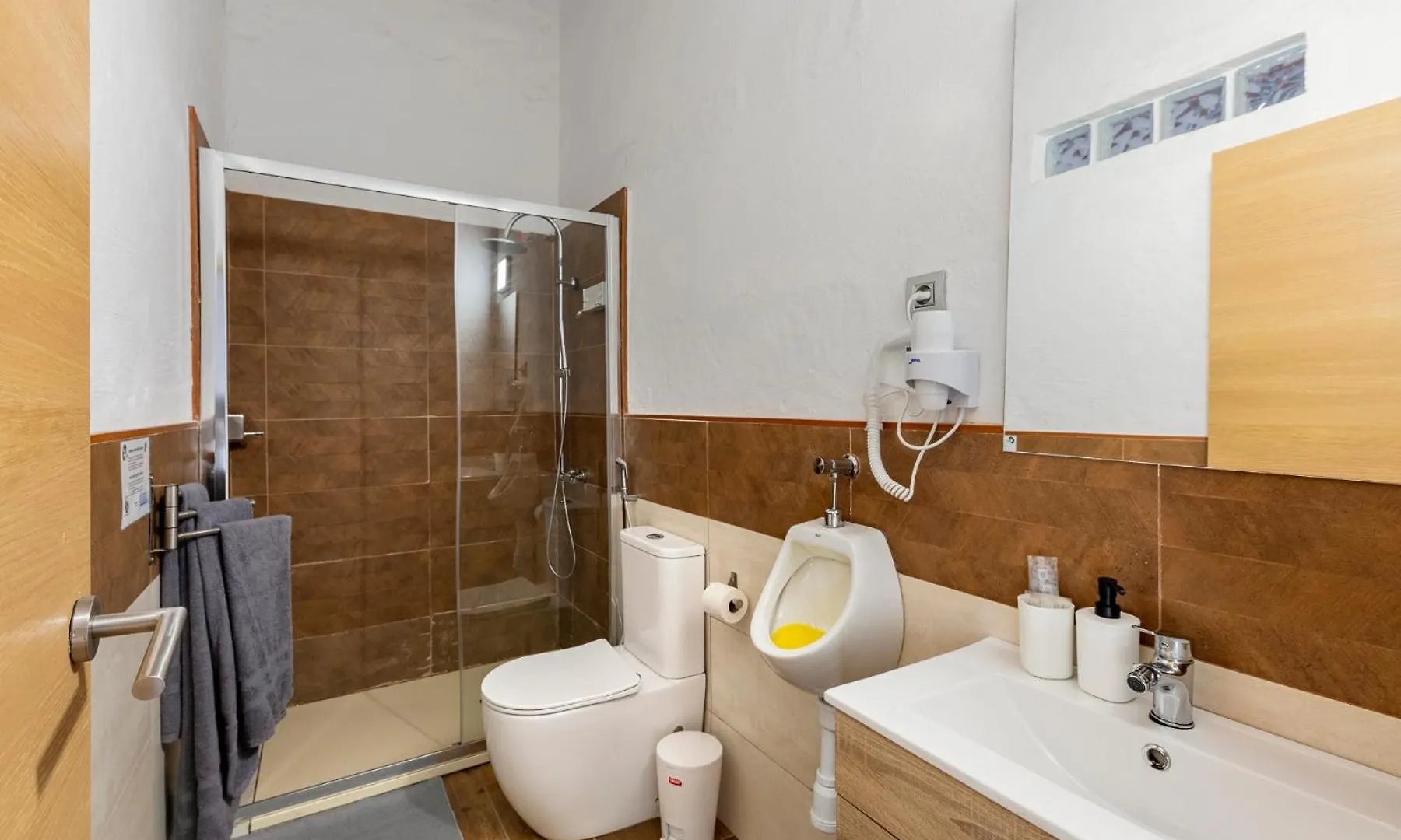 Valtisya Pool And Airport Pensionat Telde