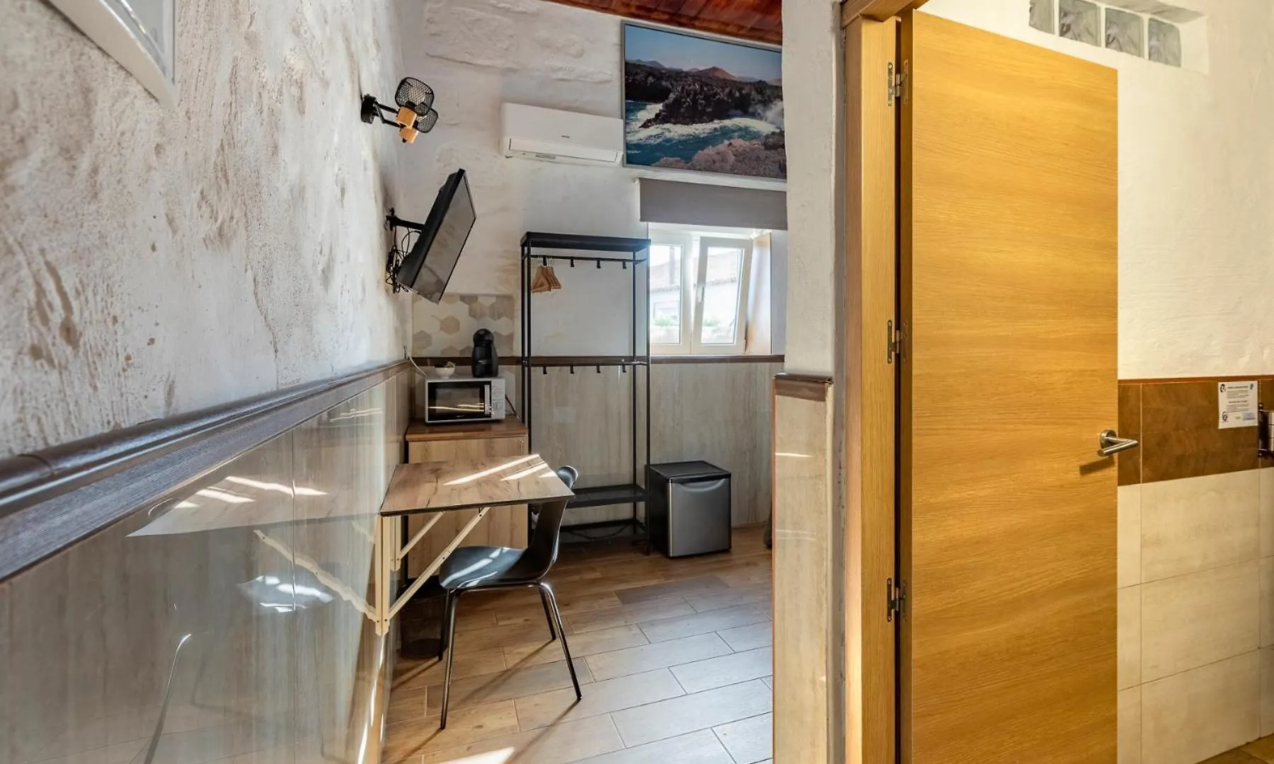 Country house Valtisya Pool And Airport Guest House Telde