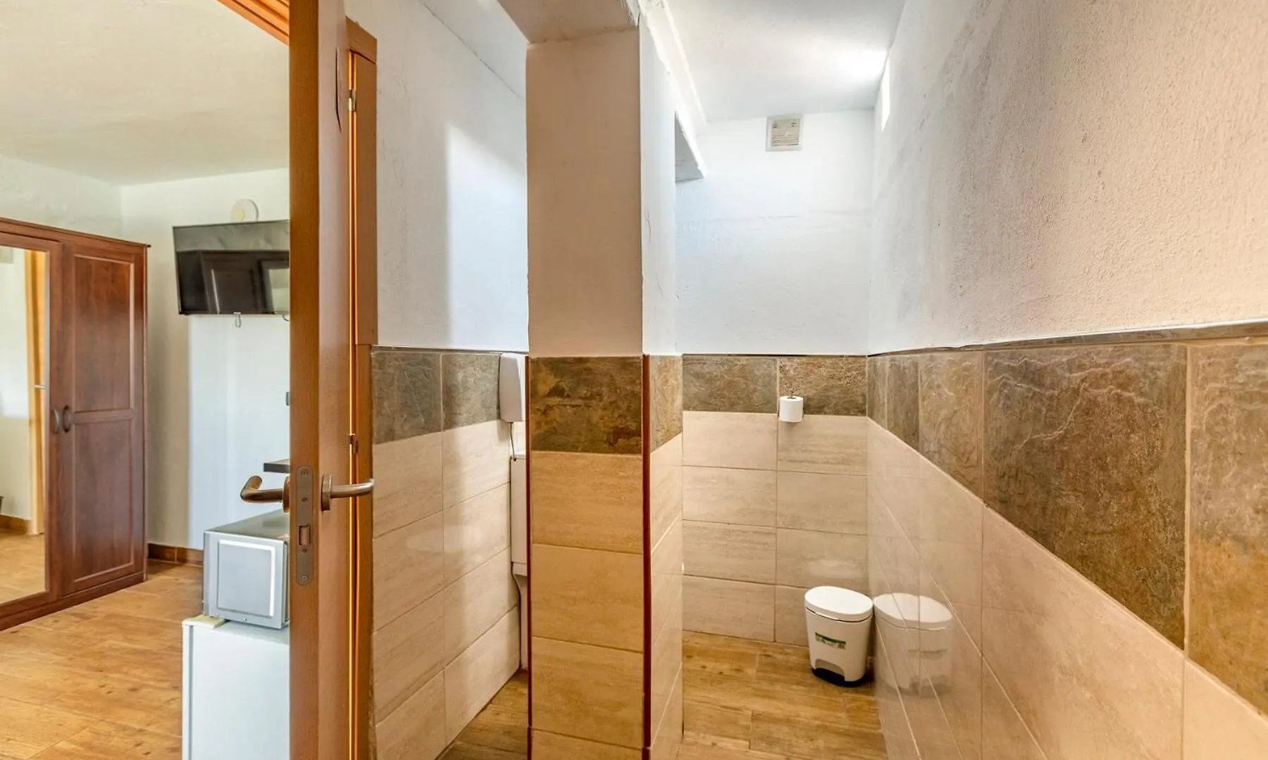 Valtisya Pool And Airport Pensionat Telde