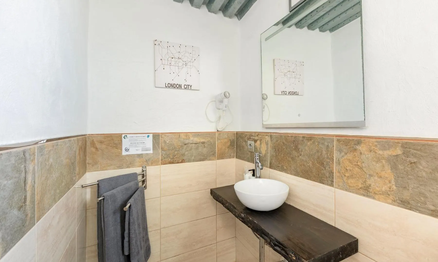 Country house Valtisya Pool And Airport Guest House Telde