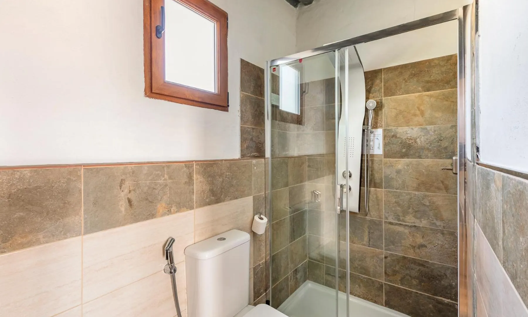 Country house Valtisya Pool And Airport Guest House Telde Spain